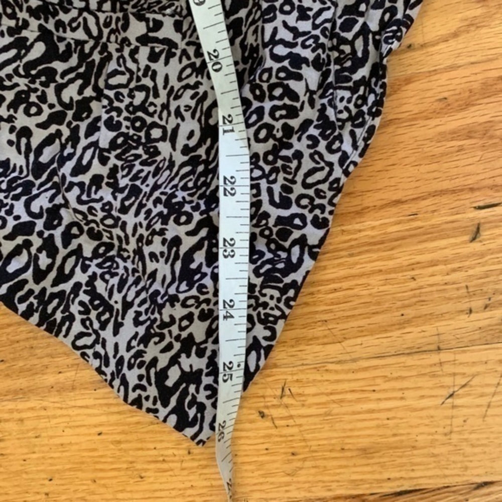 Torrid size 2 animal print shrug - Picture 6 of 8